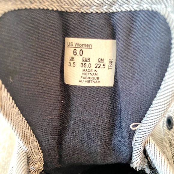 Vans Light Grey Pinstripe Low Top W6 - Picture 9 of 9